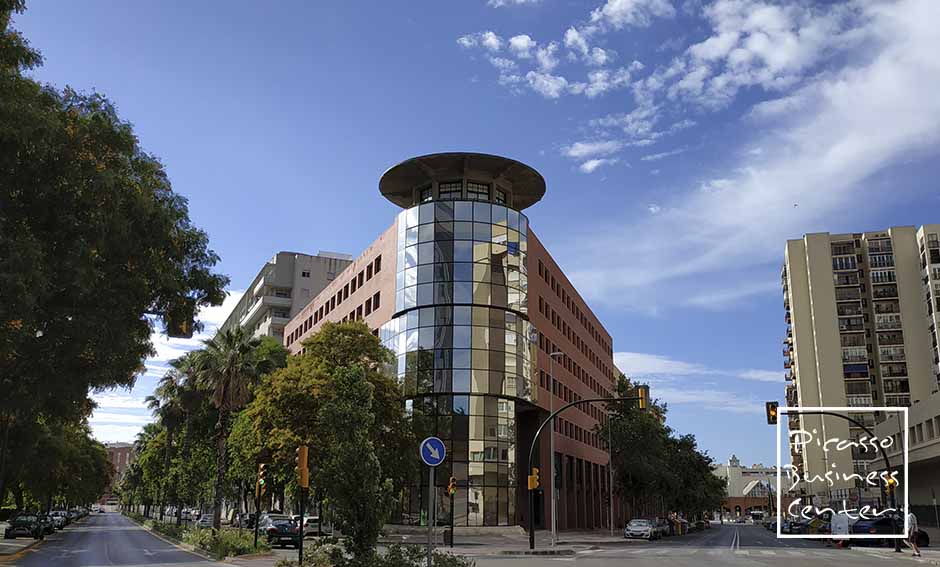 مكتب الهجرة ، بنك Unicaja, حكومة الحكم الذاتي للمجلس العسكري الأندلسي, القنصلية الألمانية ، القنصلية البريطانية, Caja Rural del Sur